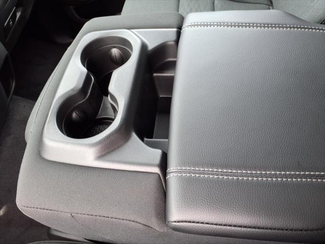 Photo of 2025 Diamond Black Crystal Pearlcoat RAM 1500