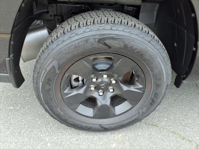 Photo of 2025 Diamond Black Crystal Pearlcoat RAM 1500