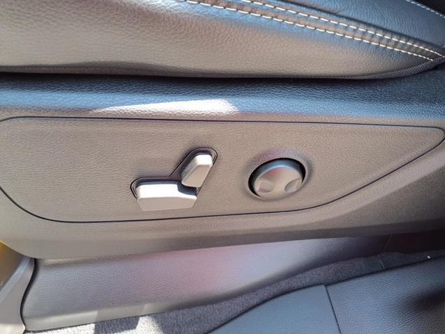Photo of 2025 Bright White Clearcoat RAM 1500
