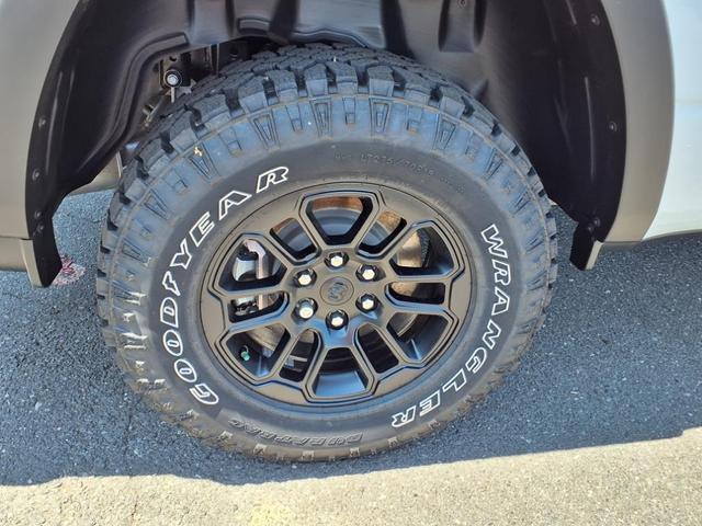 Photo of 2025 Bright White Clearcoat RAM 1500