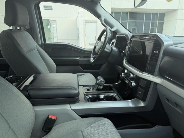 Photo of 2023 Oxford White Ford F-150 Lightning