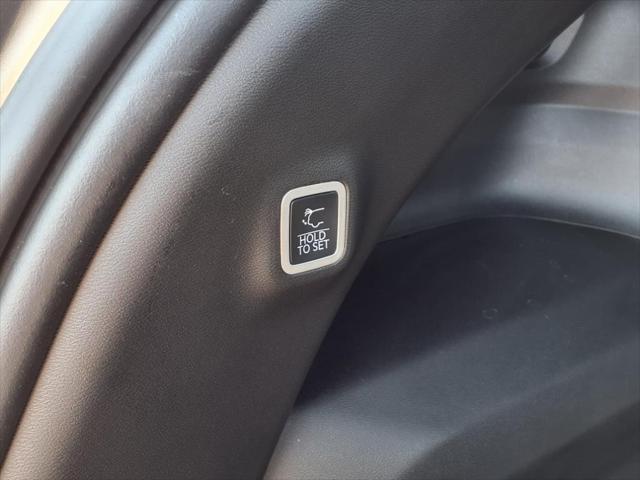 Photo of 2025 Diamond Black Crystal Pearlcoat Jeep Wagoneer S