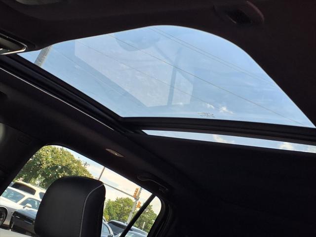 Photo of 2025 Diamond Black Crystal Pearlcoat Jeep Wagoneer S