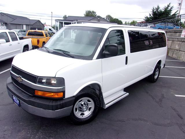 Photo of 2016 White Chevrolet Express 3500