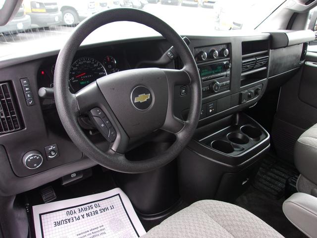 Photo of 2016 White Chevrolet Express 3500