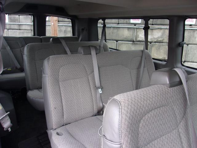 Photo of 2016 White Chevrolet Express 3500