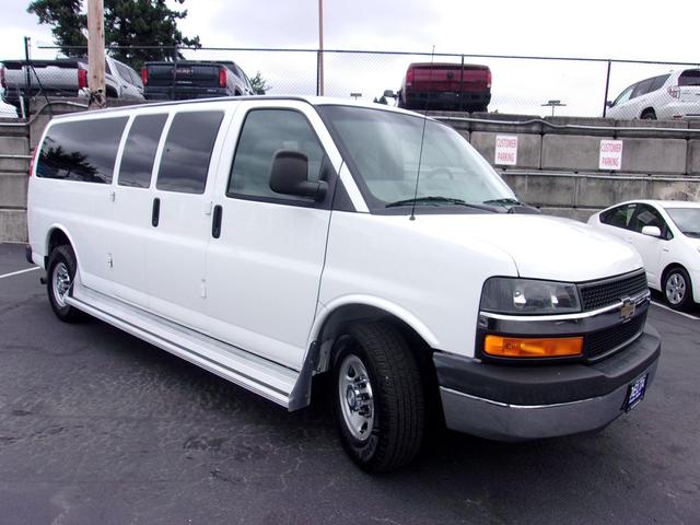 Photo of 2016 White Chevrolet Express 3500