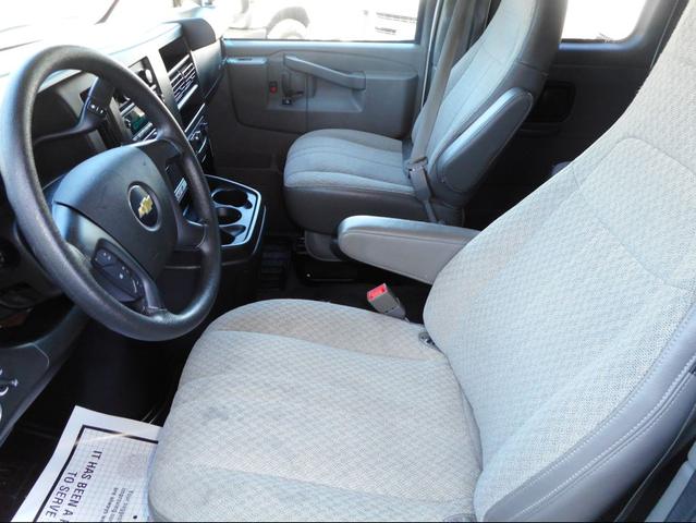 Photo of 2016 White Chevrolet Express 3500