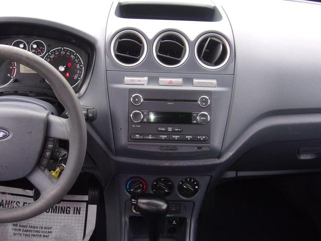 Photo of 2013 White Ford Transit Connect