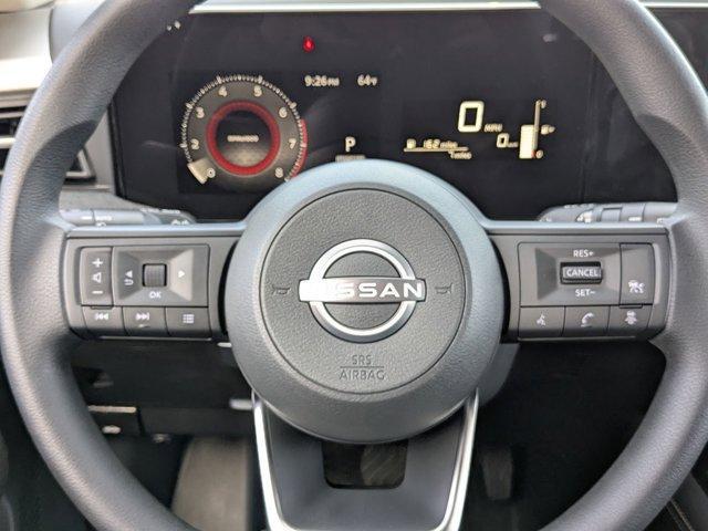 Photo of 2025 Super Black Nissan Kicks