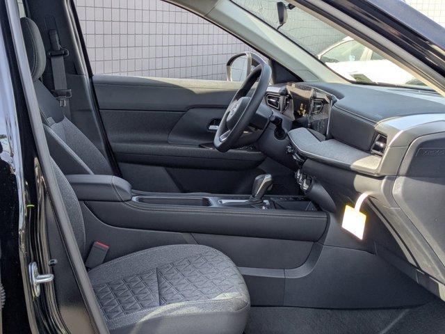 Photo of 2025 Super Black Nissan Kicks