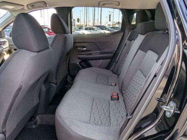 Photo of 2025 Super Black Nissan Kicks