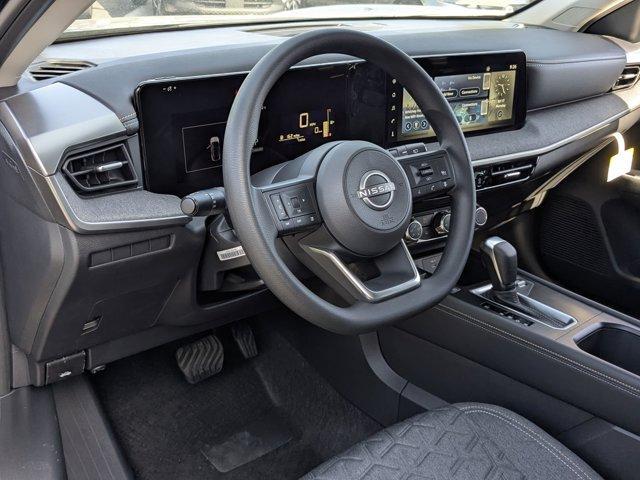 Photo of 2025 Super Black Nissan Kicks