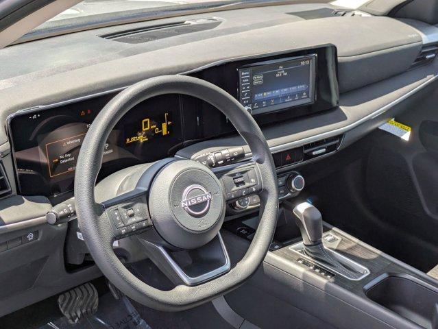 Photo of 2025 Gun Metallic Nissan Kicks