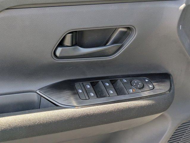 Photo of 2025 Gun Metallic Nissan Kicks