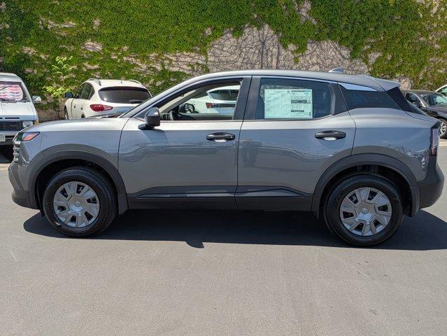 Photo of 2025 Gun Metallic Nissan Kicks