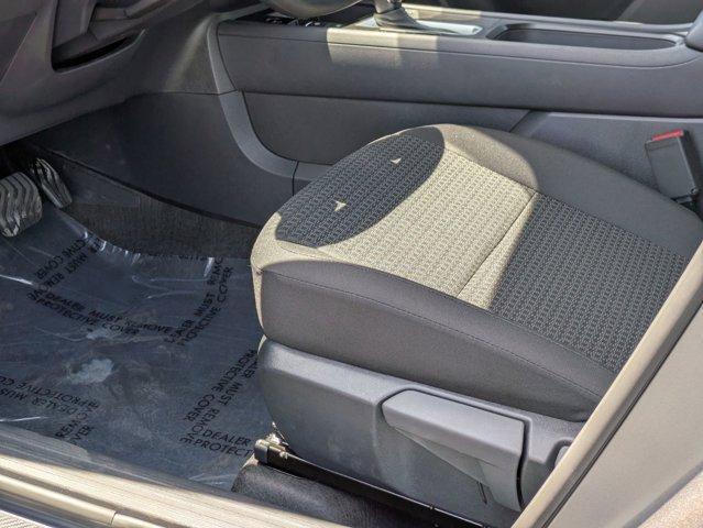 Photo of 2025 Gun Metallic Nissan Kicks