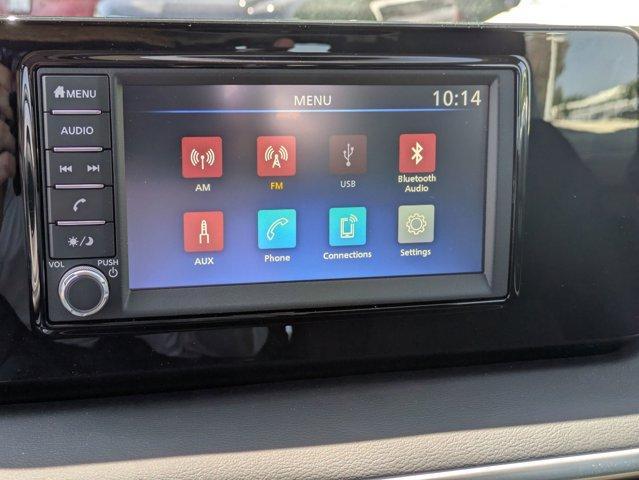 Photo of 2025 Gun Metallic Nissan Kicks