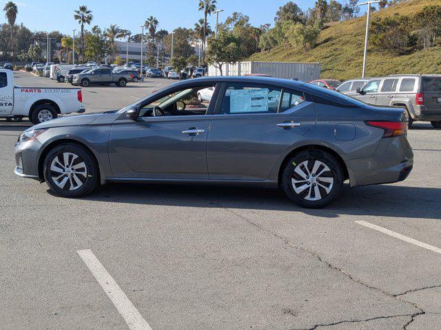 Photo of 2025 Gun Metallic Nissan Altima