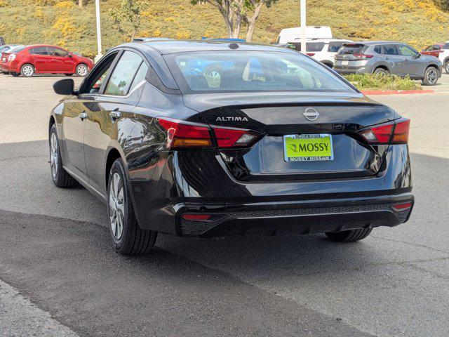 Photo of 2025 Super Black Nissan Altima