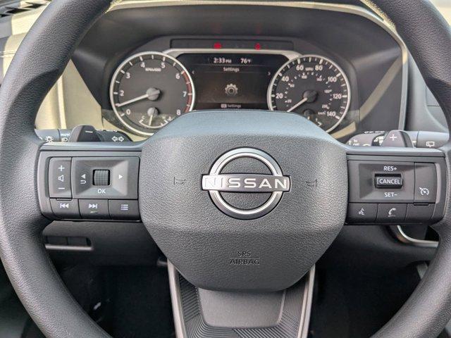 Photo of 2025 Glacier White Nissan Rogue