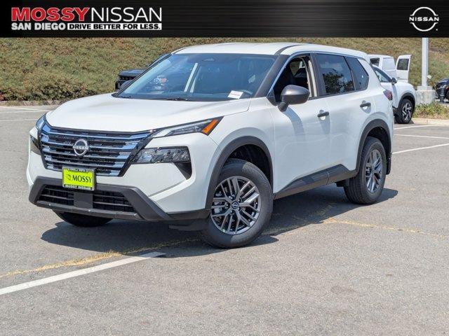 Photo of 2025 Glacier White Nissan Rogue