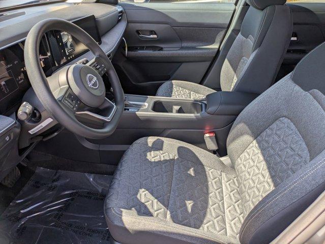Photo of 2026 Gun Metallic Nissan Kicks