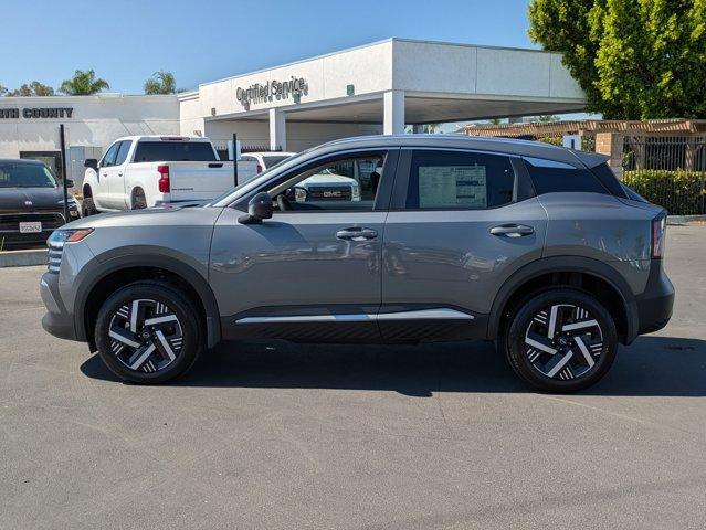 Photo of 2026 Gun Metallic Nissan Kicks