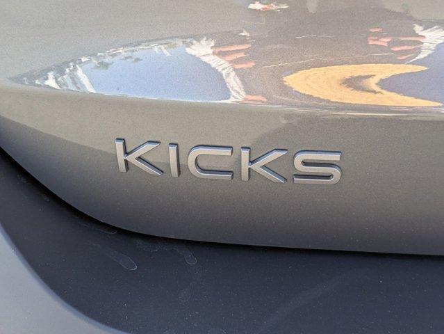 Photo of 2026 Gun Metallic Nissan Kicks