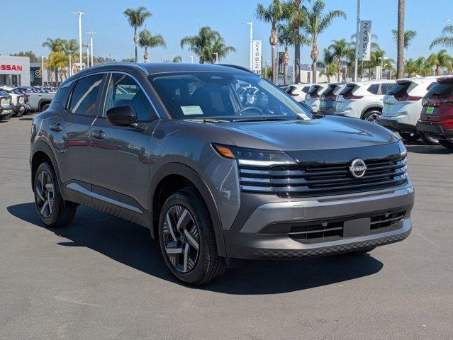 Photo of 2026 Gun Metallic Nissan Kicks