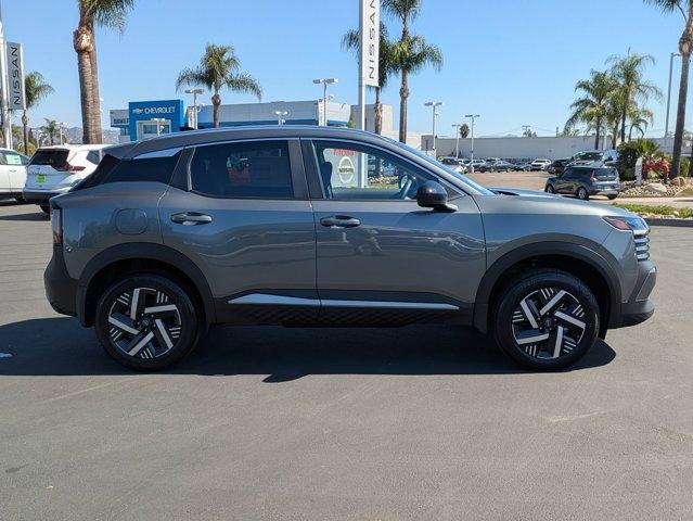 Photo of 2026 Gun Metallic Nissan Kicks