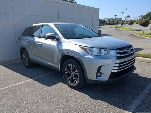 Photo of 2019 Celestial Silver Toyota Highlander