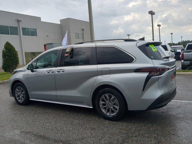 Photo of 2023 Celestial Silver Toyota Sienna