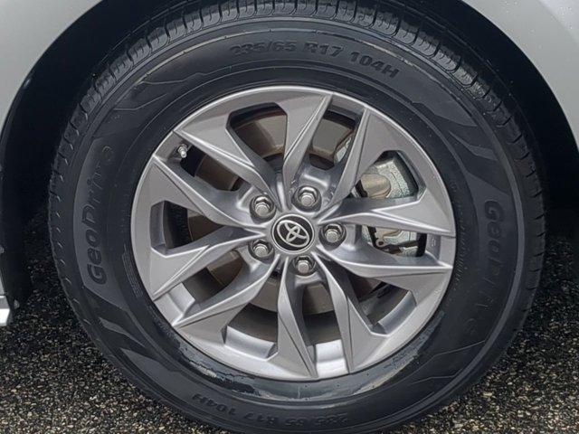 Photo of 2023 Celestial Silver Toyota Sienna