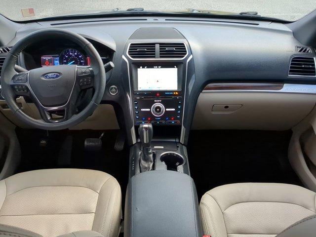 Photo of 2018 Gray Ford Explorer