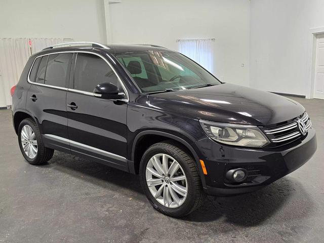 Photo of 2016 Deep Black Pearl Volkswagen Tiguan