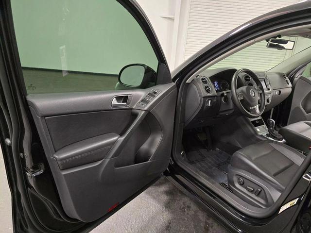 Photo of 2016 Deep Black Pearl Volkswagen Tiguan