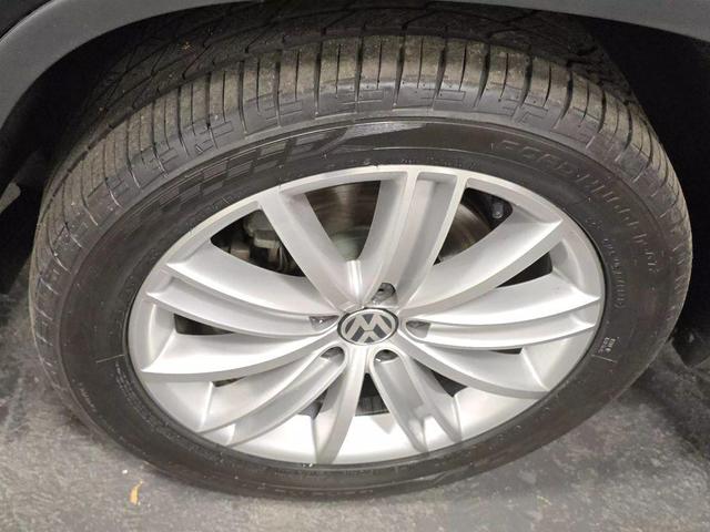 Photo of 2016 Deep Black Pearl Volkswagen Tiguan