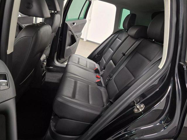 Photo of 2016 Deep Black Pearl Volkswagen Tiguan