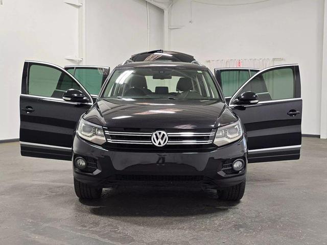 Photo of 2016 Deep Black Pearl Volkswagen Tiguan