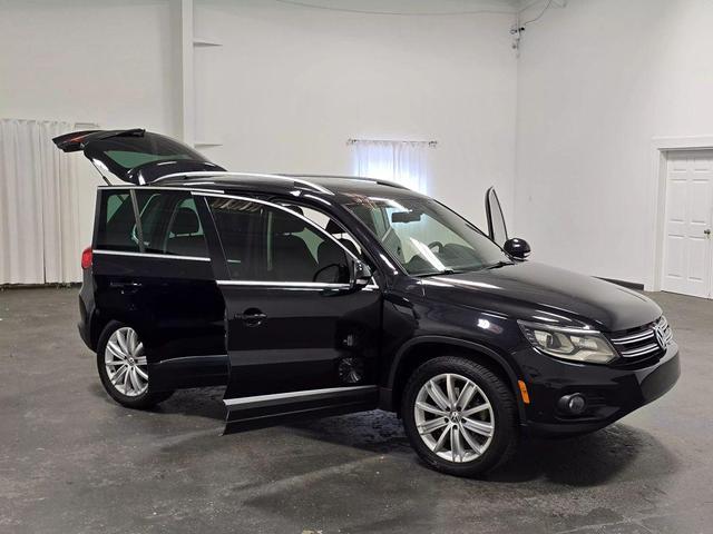 Photo of 2016 Deep Black Pearl Volkswagen Tiguan