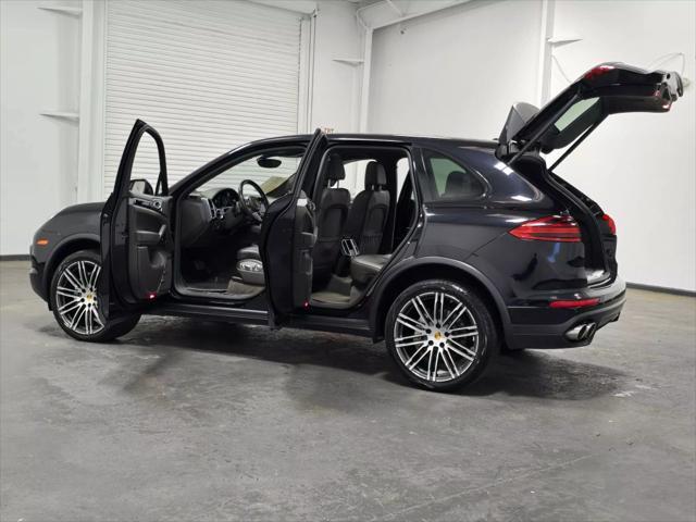 Photo of 2018  Porsche Cayenne