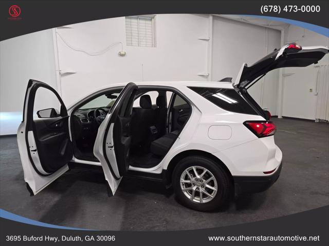 Photo of 2023 Summit White Chevrolet Equinox