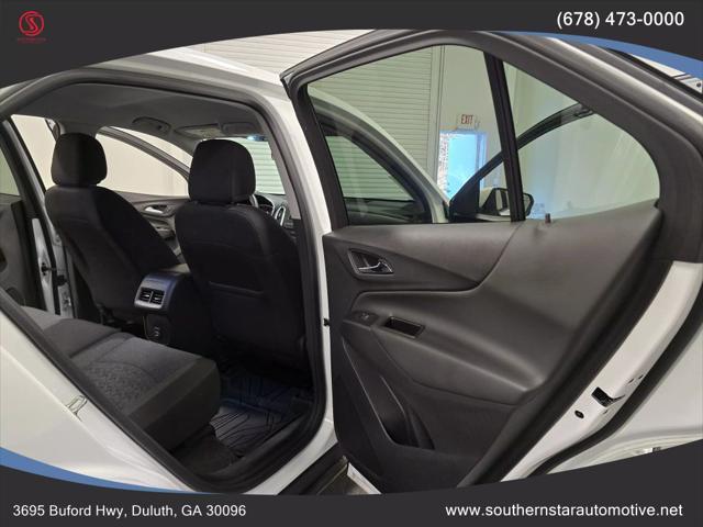 Photo of 2023 Summit White Chevrolet Equinox
