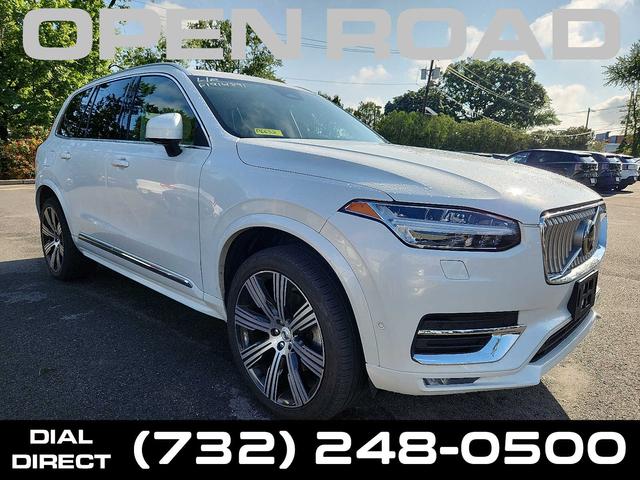 Photo of 2023 Crystal White Volvo XC90