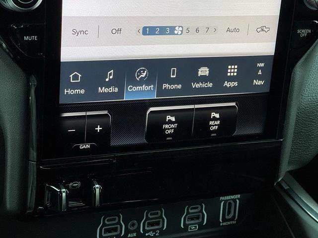 Photo of 2025 Billet Silver Metallic Clearcoat RAM 1500