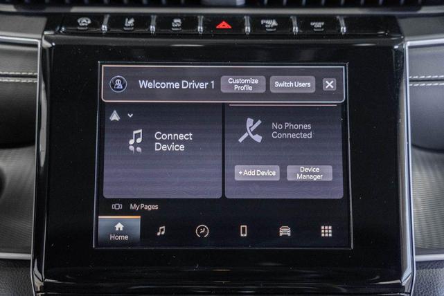 Photo of 2025 Diamond Black Crystal Pearlcoat Jeep Grand Cherokee L