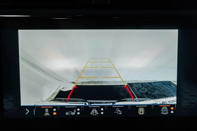 Photo of 2024 White Frost Tricoat GMC Sierra 1500