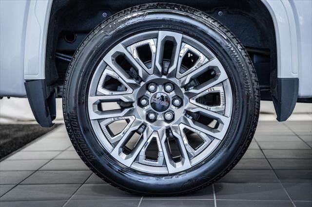 Photo of 2024 White Frost Tricoat GMC Sierra 1500