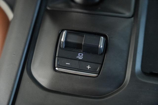 Photo of 2024 White Frost Tricoat GMC Sierra 1500